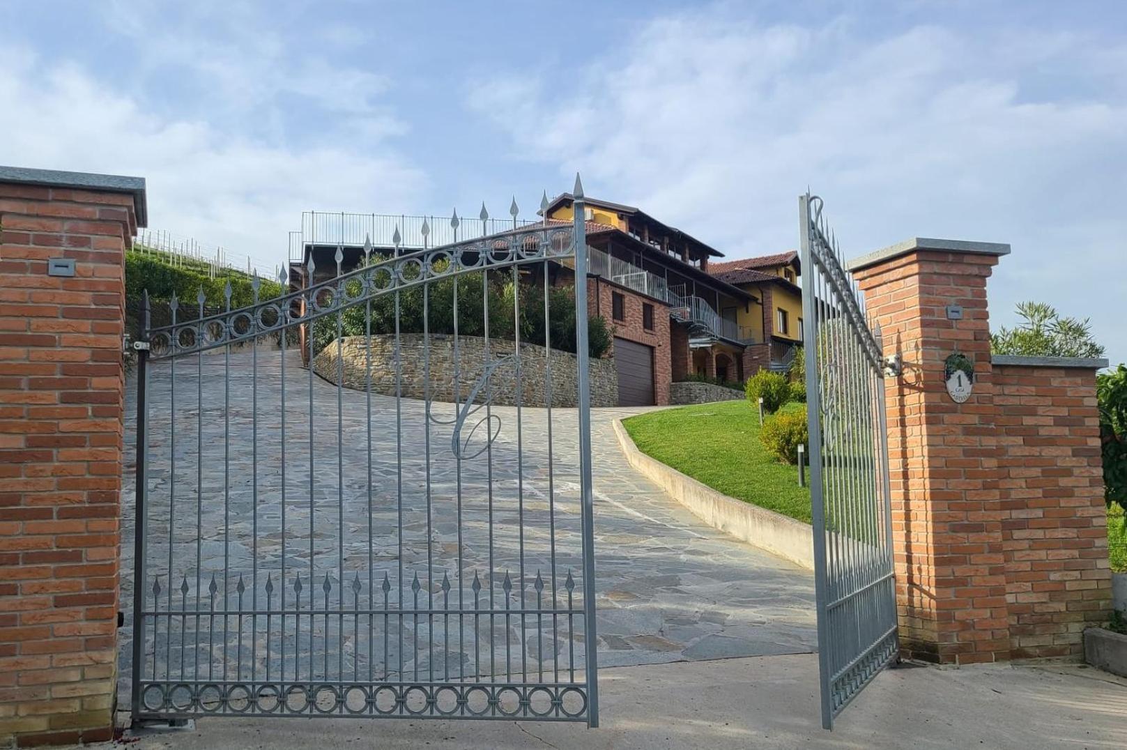 Casa Castella - Adults Only - Langhe Villa ดิอาโนดัลบา ภายนอก รูปภาพ